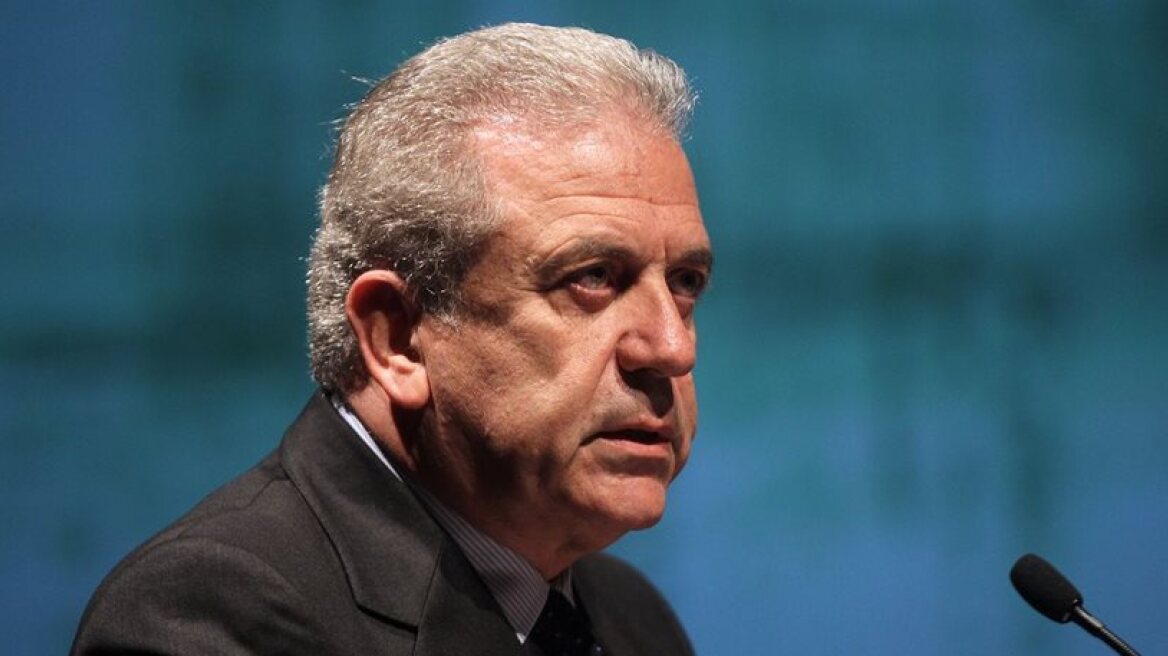 Avramopoulos: Greece was not ready to deal with the refugee issue