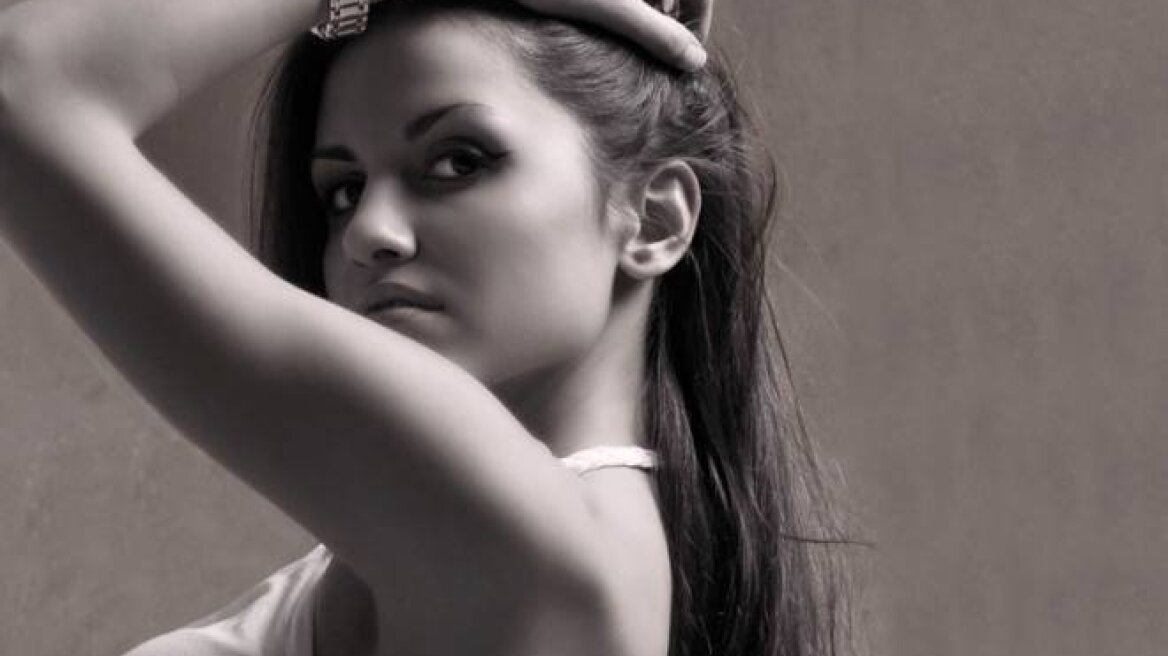 Ευτυχία Λαζάρου: Ένας μελαχρινός πειρασμός! (pics)