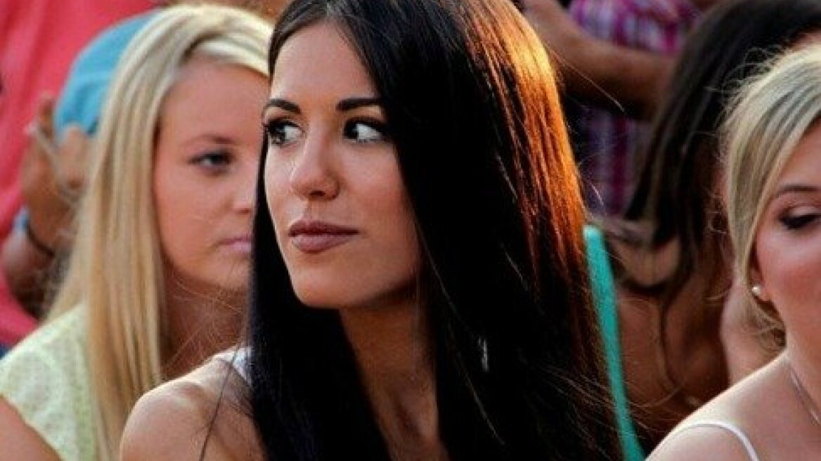 Ειρήνη Μπουζούκα: Η καλλονή του Καρασαλίδη