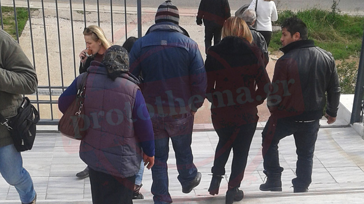 Αναβολή στη δική για τη δολοφονία του Κουμανταρέα - Τι λέει η ανιψιά του συγγραφέα