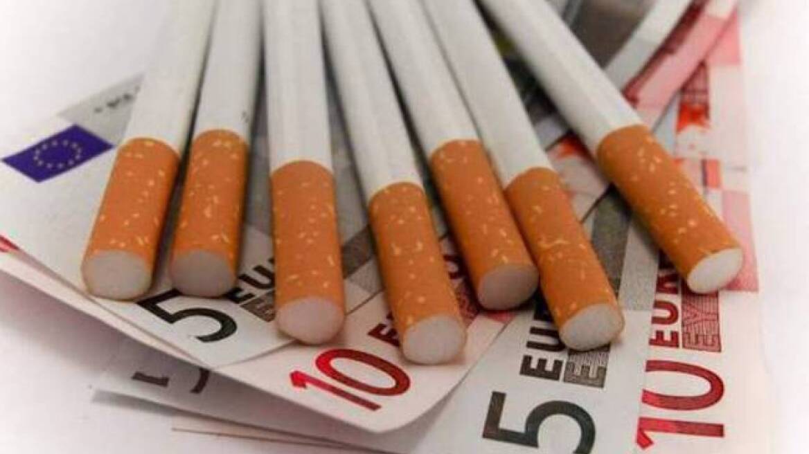 Papastratos donates scanner to help govt tackle illegal tobacco trade