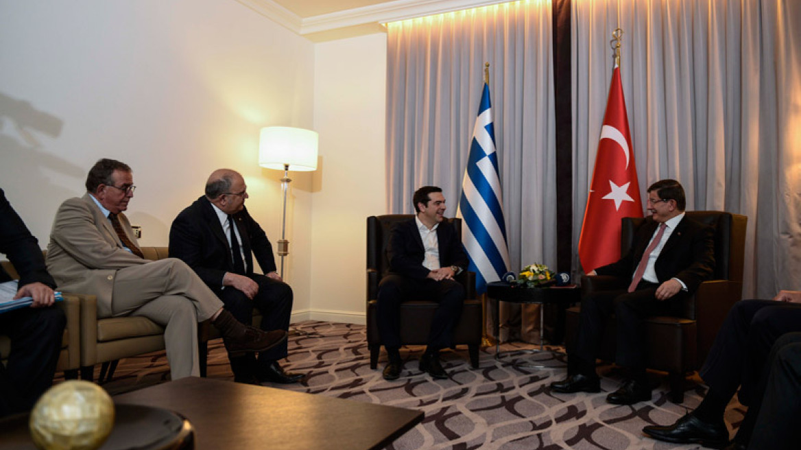 Meeting between Greek PM Tsipras and Turkish PM Davutoglu concluded