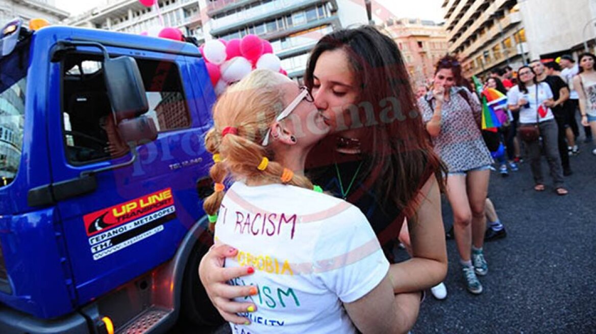 Kissing protest in response to Ambrosios homophobic statements outside Athens Cathedral