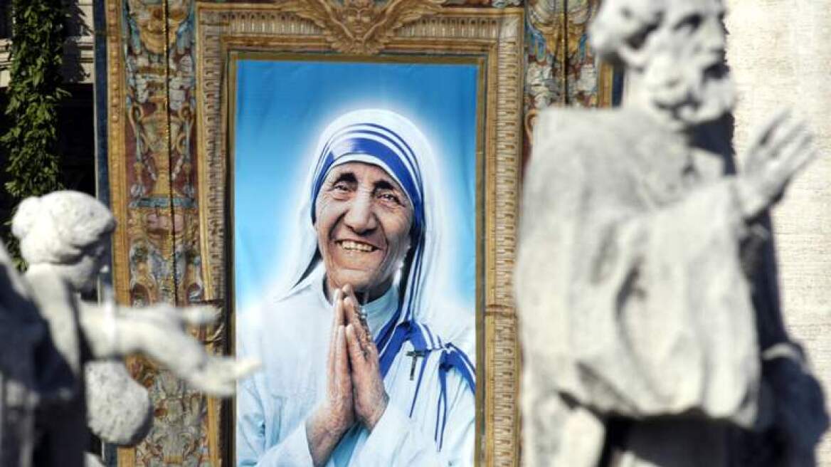 Pope paves way for canonization of Mother Theresa