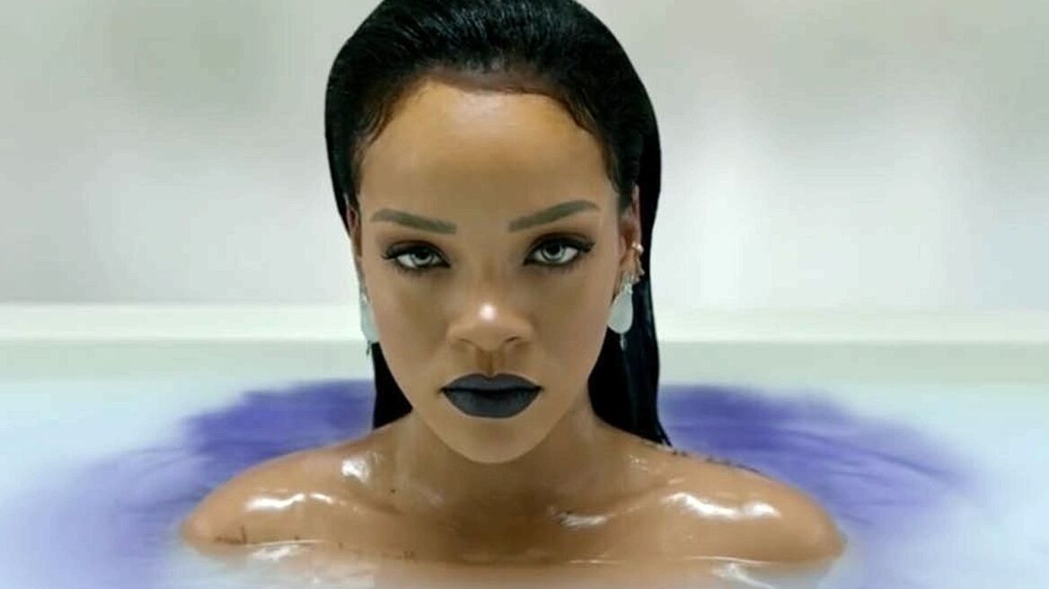 Rihanna like you've never seen her before... sexy, sultry, sprilling (pics)