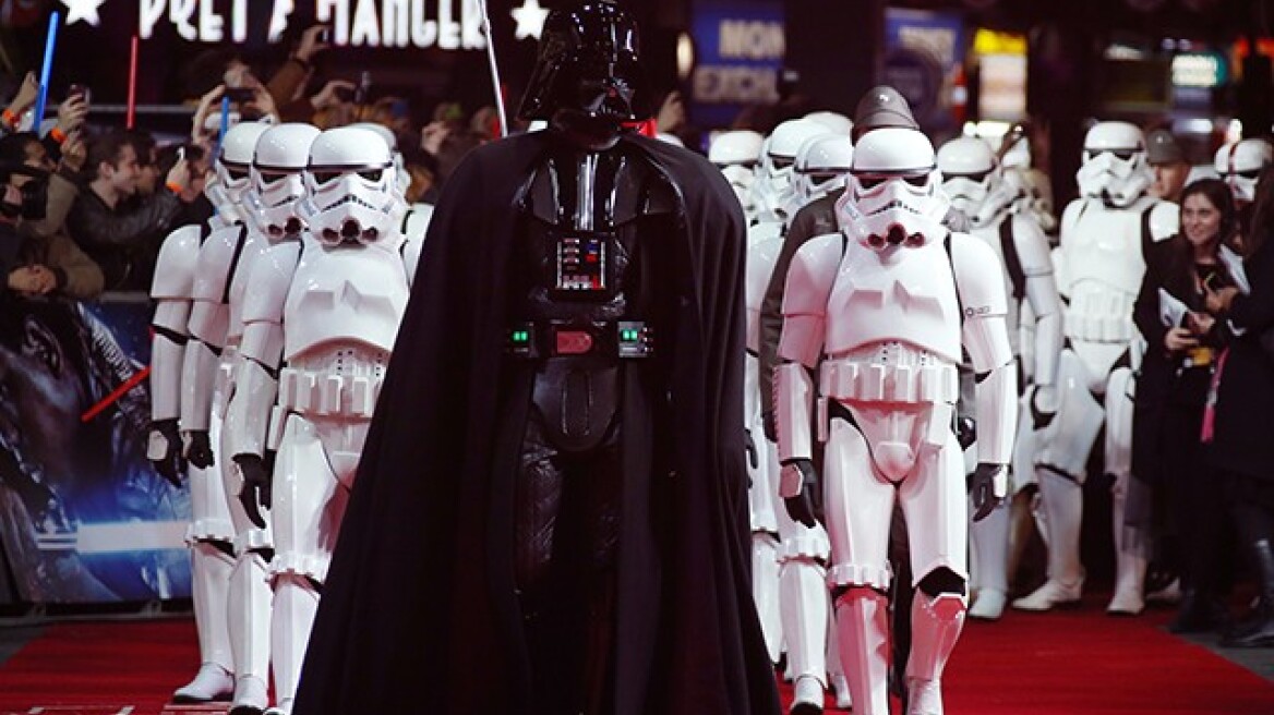 «Εσπασε» τα ταμεία το «Star Wars»: Εισπράξεις 130 εκατ. δολαρίων σε μια ημέρα!