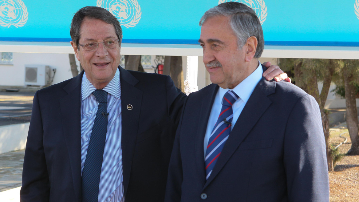 Αναστασιάδης και Ακιντζί: Λύση του Κυπριακού το συντομότερο δυνατόν