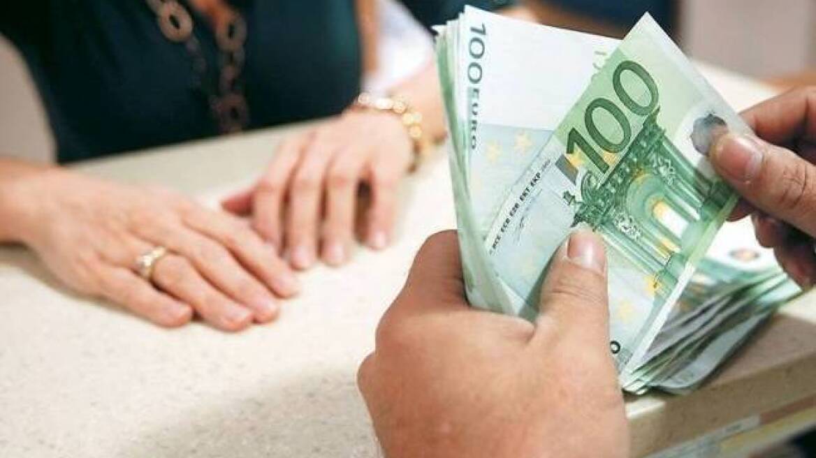 Σήμερα καταβάλλονται τα επιδόματα σίτισης και ενοικίου 