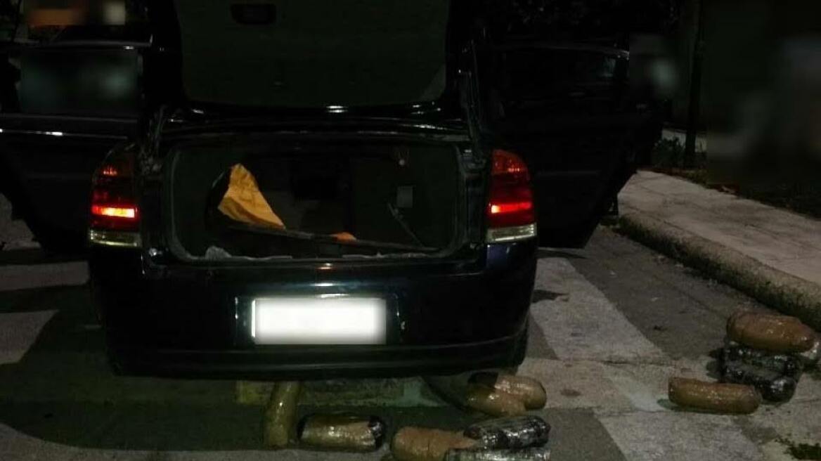 Κέρκυρα: Μπλόκο σε Αλβανό που μετέφερε 13 κιλά χασίς