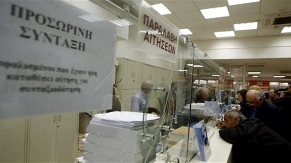 Govt looks for 'magic tricks' to avoid cuts worth 6% to pain pensions