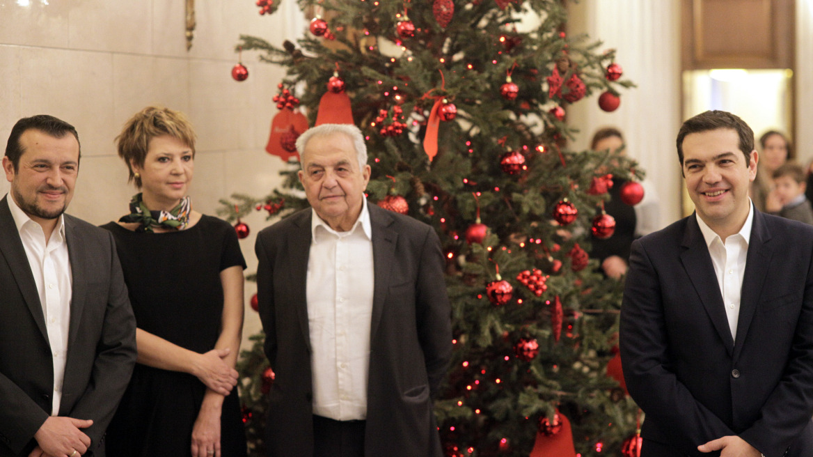 Κάλαντα στον Τσίπρα: Η γκλίτσα της διαπραγμάτευσης και το ταγάρι για την Περιστέρα