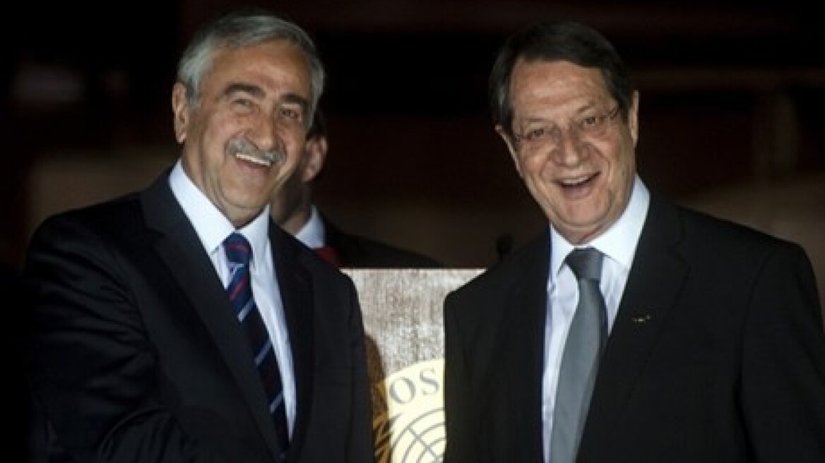 Αναστασιάδης και Ακιντζί απευθύνουν κοινό χριστουγεννιάτικο μήνυμα