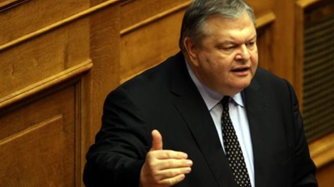 Βενιζέλος: Ο Τσίπρας εμφανίζεται ως μάγκας γιατί μπορεί να γίνει και το αντίθετο του εαυτού του