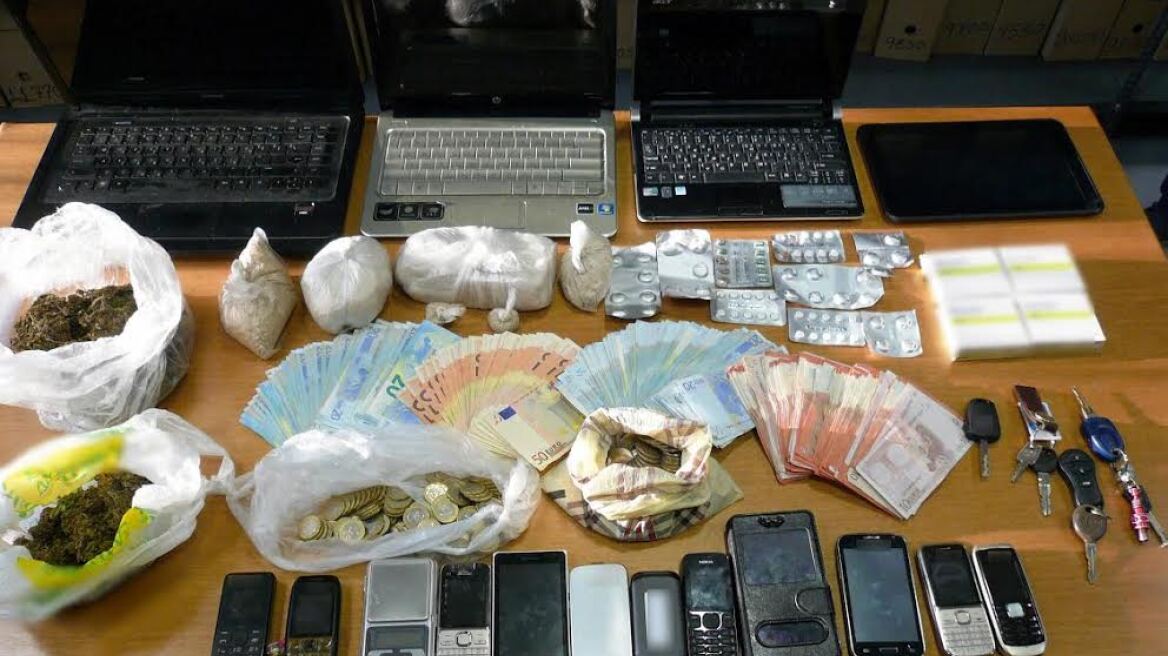 Γυναίκα, αρχηγός σπείρας, διακινούσε ηρωίνη στο Βόλο