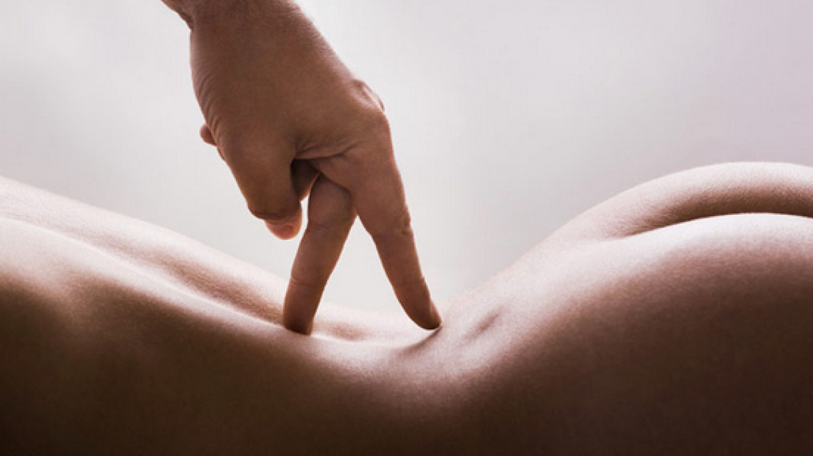 Elli Stai, aged 61, agrees to strip off for a good cause (pic)