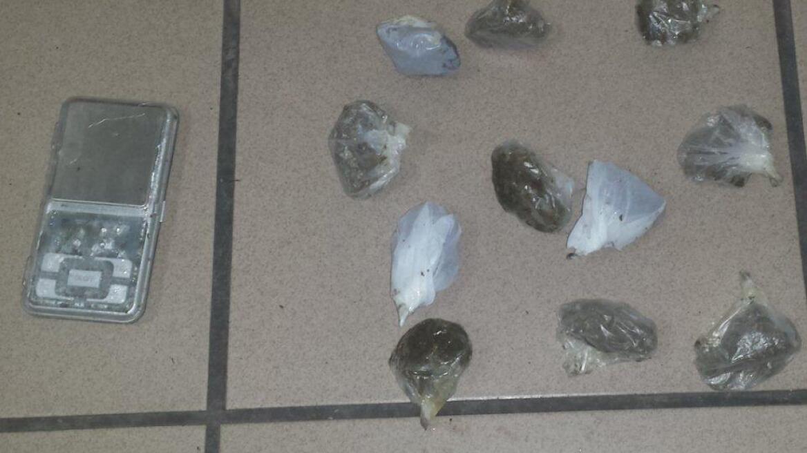 Καλαμάτα: Τον έπιασαν με πέντε συσκευασίες χασίς