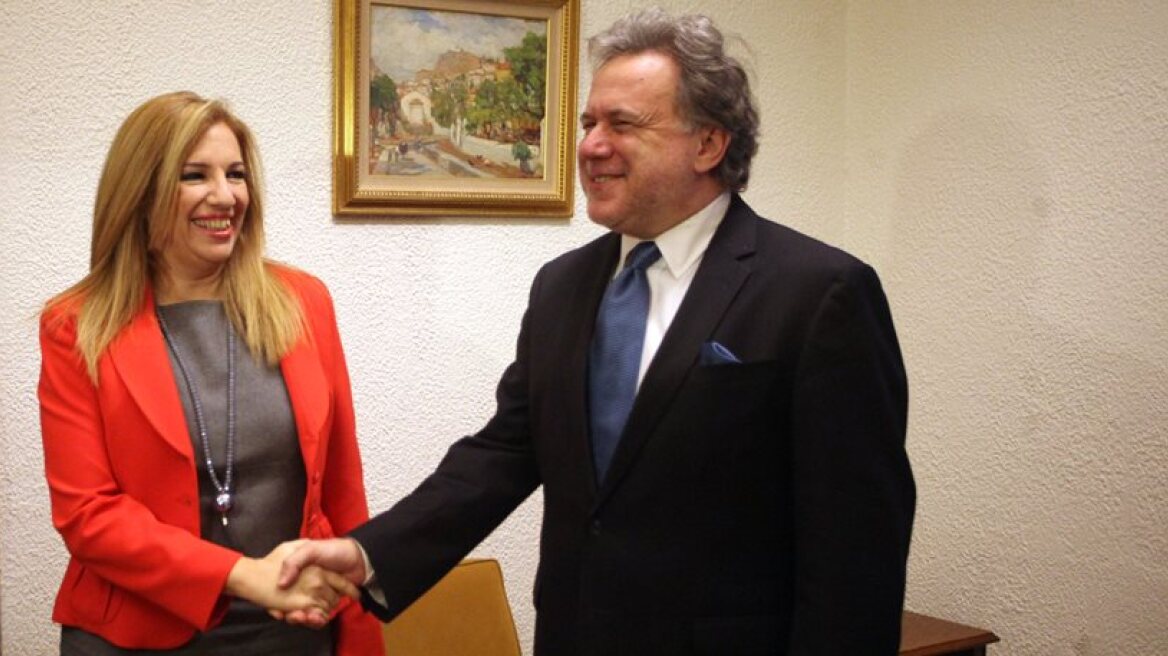 PASOK leader: We say no to pension cuts and the increase of contributions