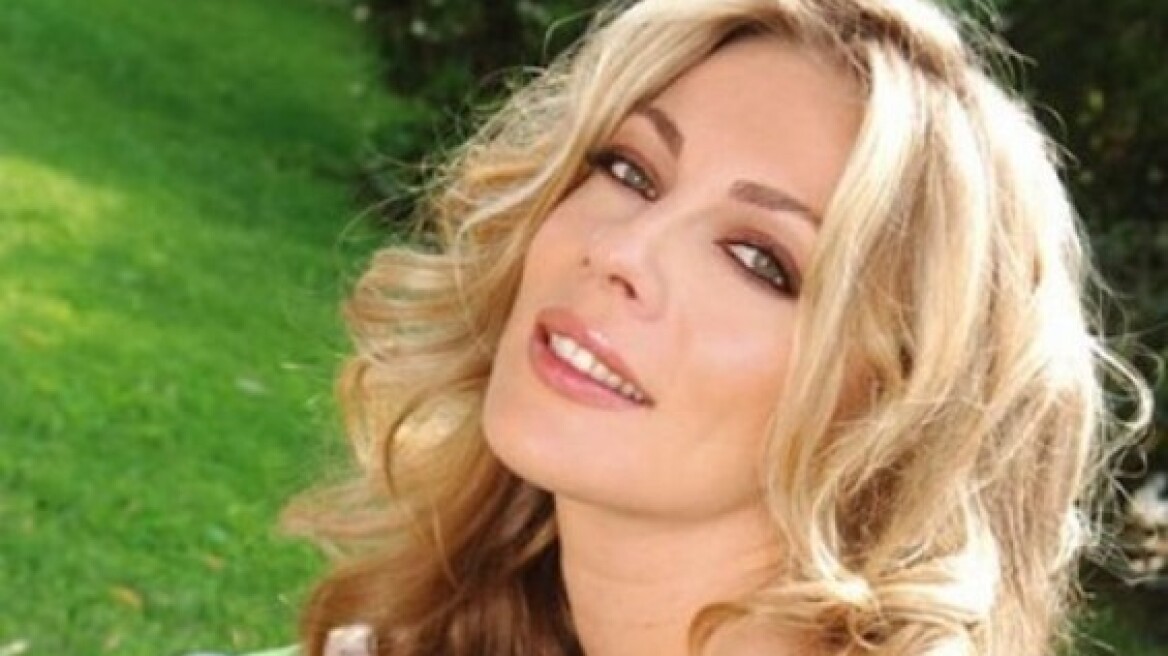 Δείτε πώς ήταν η Σμαράγδα Καρύδη παιδί!