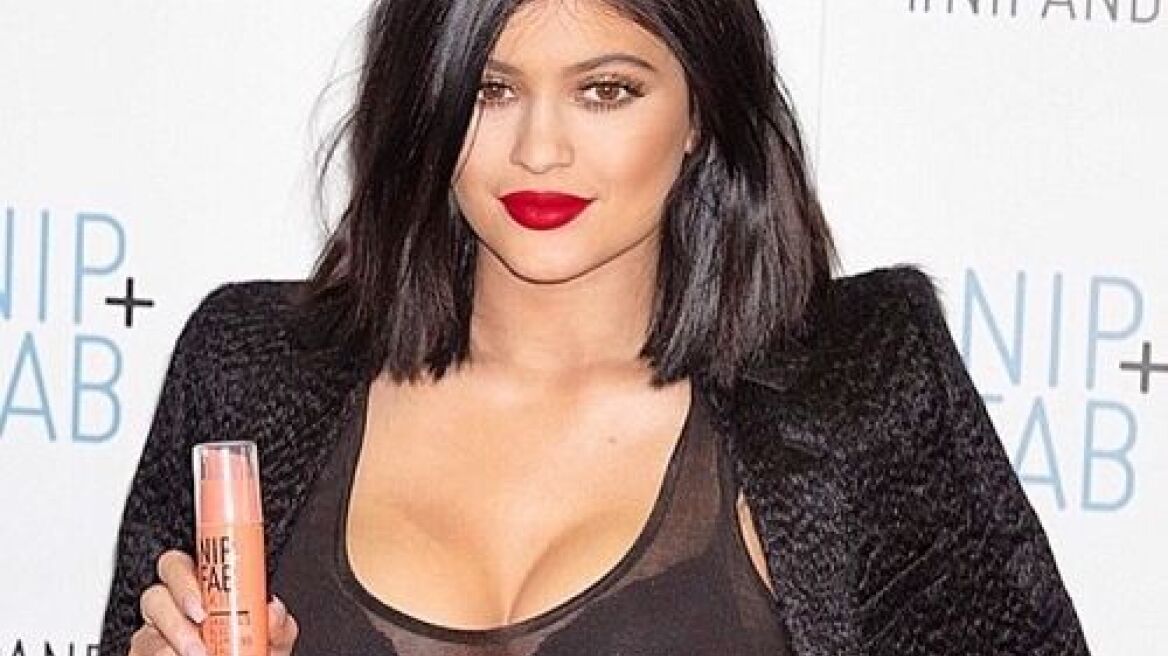 Τον τρέλανε και της έκανε ένα δώρο 350.000! (video)