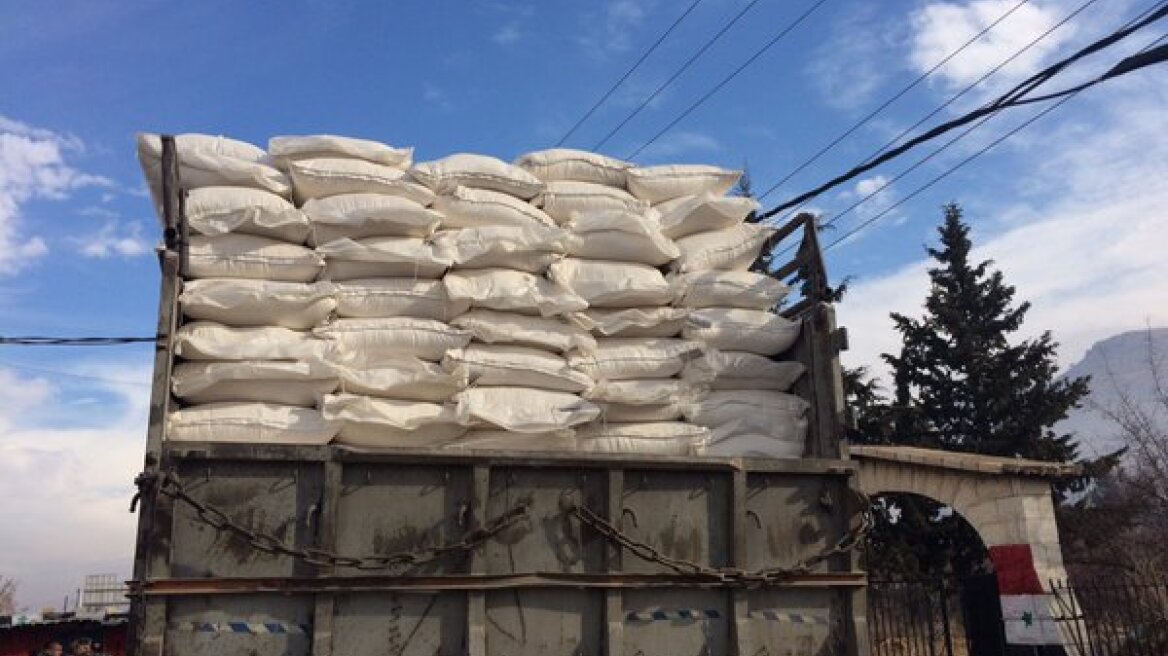 Συρία: Στην υπό πολιορκία Μαντάγια το πρώτο κομβόι ανθρωπιστικής βοήθειας 