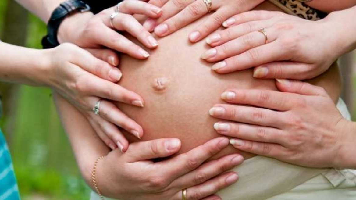 Γιατί δεν πρέπει να αγγίζουμε την κοιλιά μιας εγκύου;