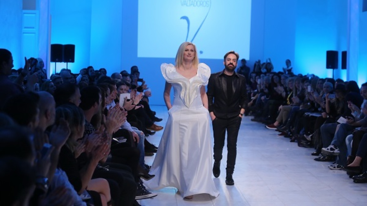 Με νυφικό στην πασαρέλα η Ραχήλ Μακρή