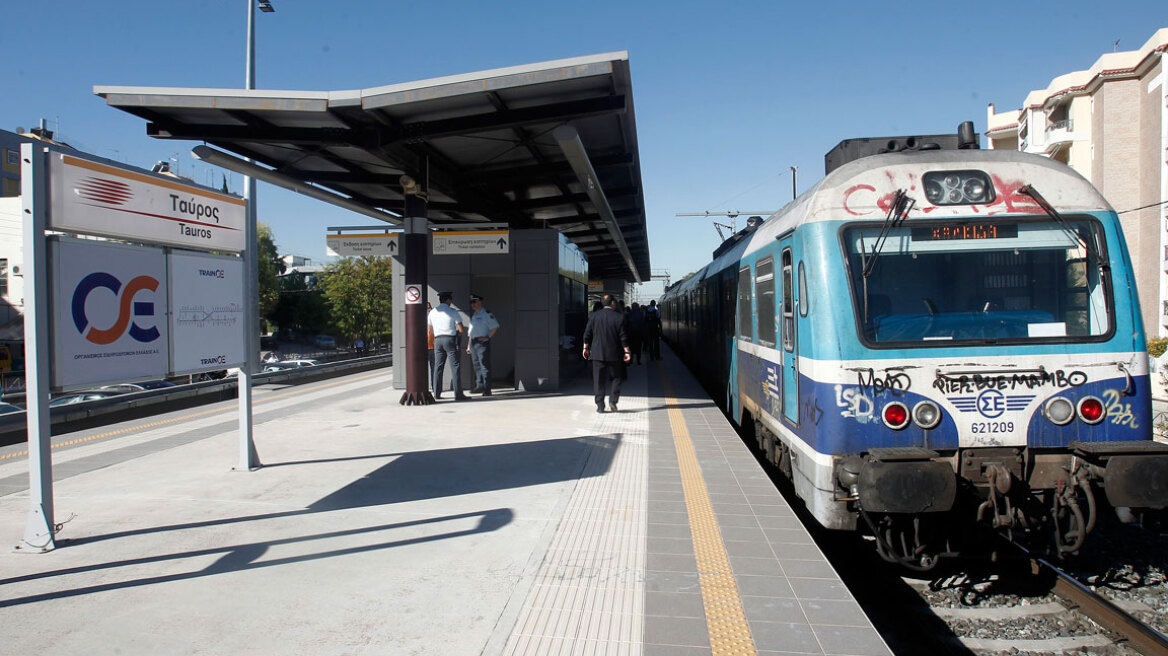 Στάση εργασίας 12:00-15:00 σε τρένα και προαστιακό 