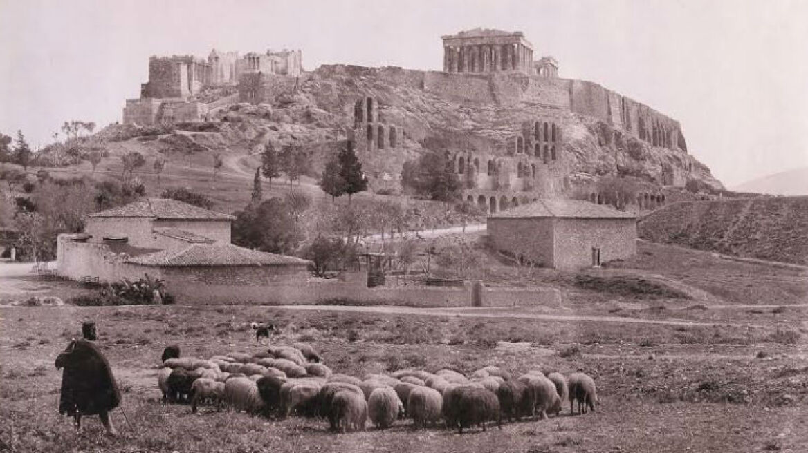 Φωτογραφικό ταξίδι σε μια άλλη Αθήνα