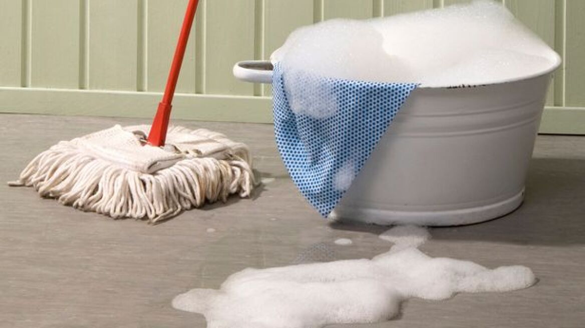 Απίστευτο περιστατικό! Εκανε το κεφάλι της συζύγου του «σφουγγαρίστρα» για το... χυμένο γάλα 