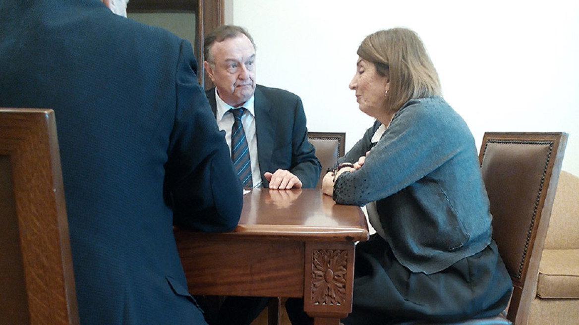 Καλά κάνατε και βγήκατε στους δρόμους για το ασφαλιστικό, είπε η Τασία στους δικηγόρους