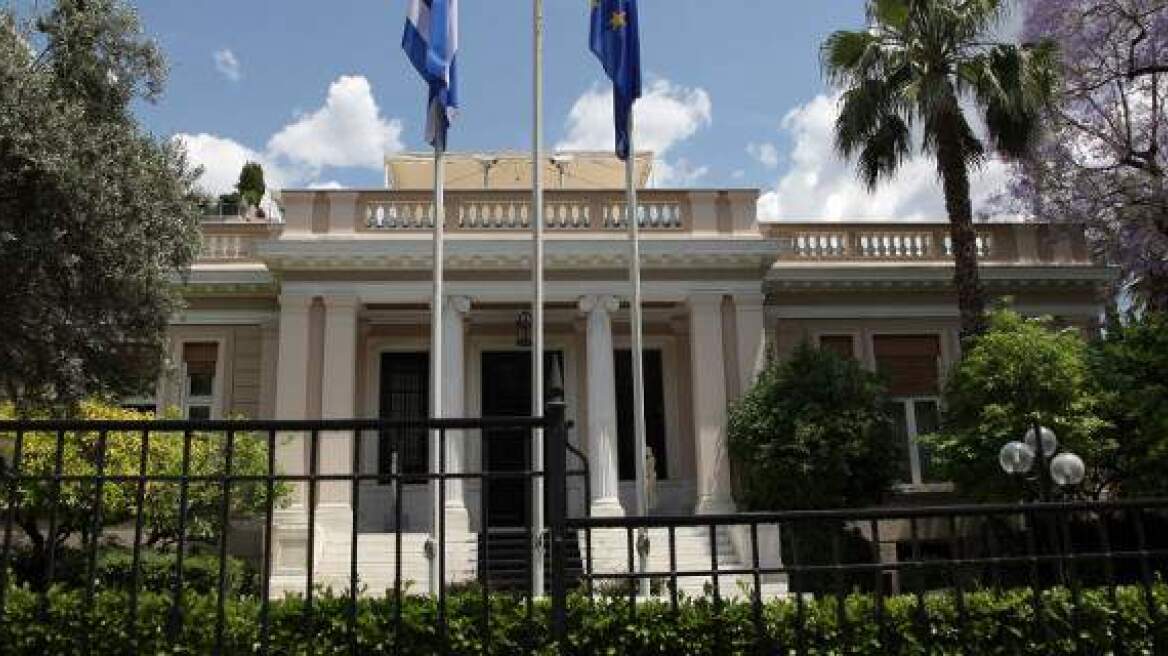Το Μαξίμου κατήγγειλε ως τριτοκοσμική την οικογενειοκρατία ενώ η σύζυγος του Γ. Τσίπρα διοριζόταν στο Δημόσιο