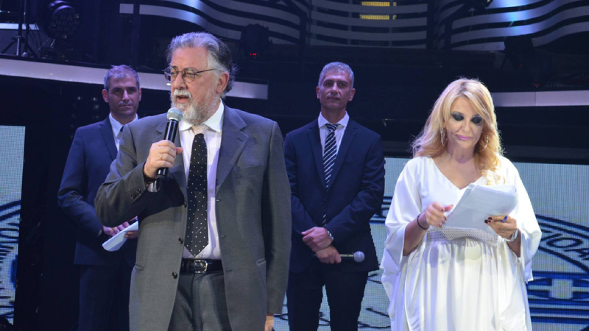 Ο Κουρουμπλής και ο Πανούσης τίμησαν τους αστυνομικούς αλλά ο Τόσκας τους σνόμπαρε...