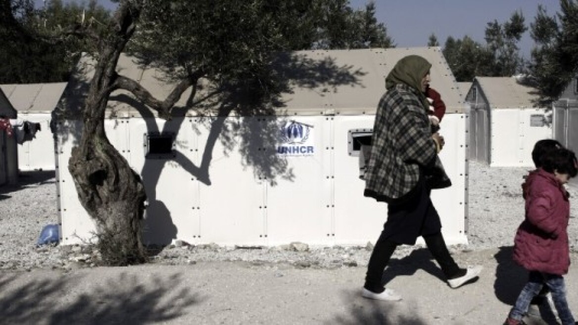 Παραβάσεις σε καταυλισμούς προσφύγων στη Μυτιλήνη