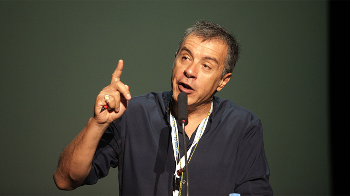 Τι απαντά ο Θεοδωράκης στον Θεοχάρη για την ηγεσία στο Ποτάμι