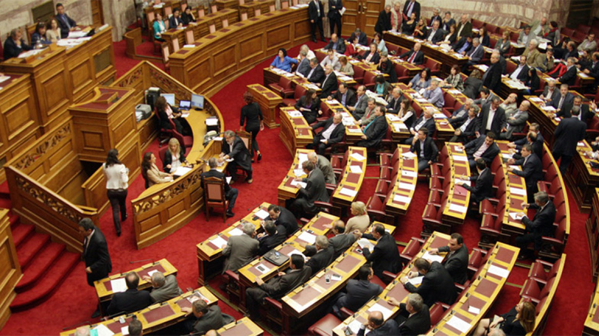 Με προ ημερησίας για το ασφαλιστικό η κυβέρνηση θέλει να εκβιάσει την στήριξη των πολιτικών αρχηγών
