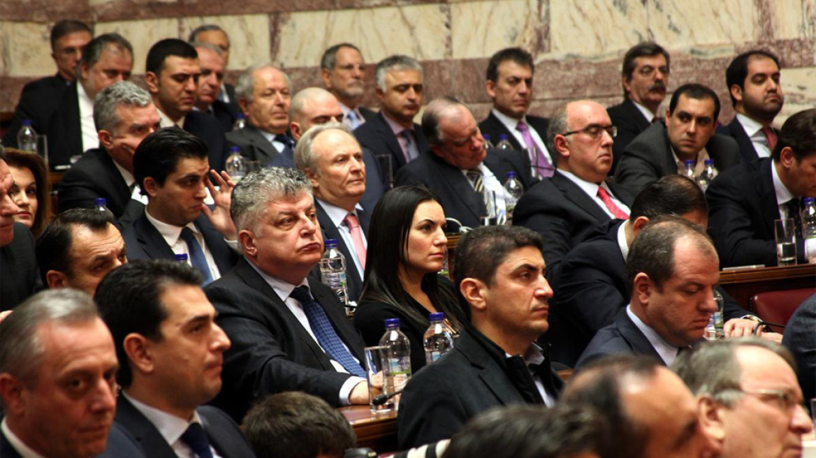 Για αλαζονεία και νεποτισμό κατηγορούν την κυβέρνηση 33 βουλευτές της Νέας Δημοκρατίας