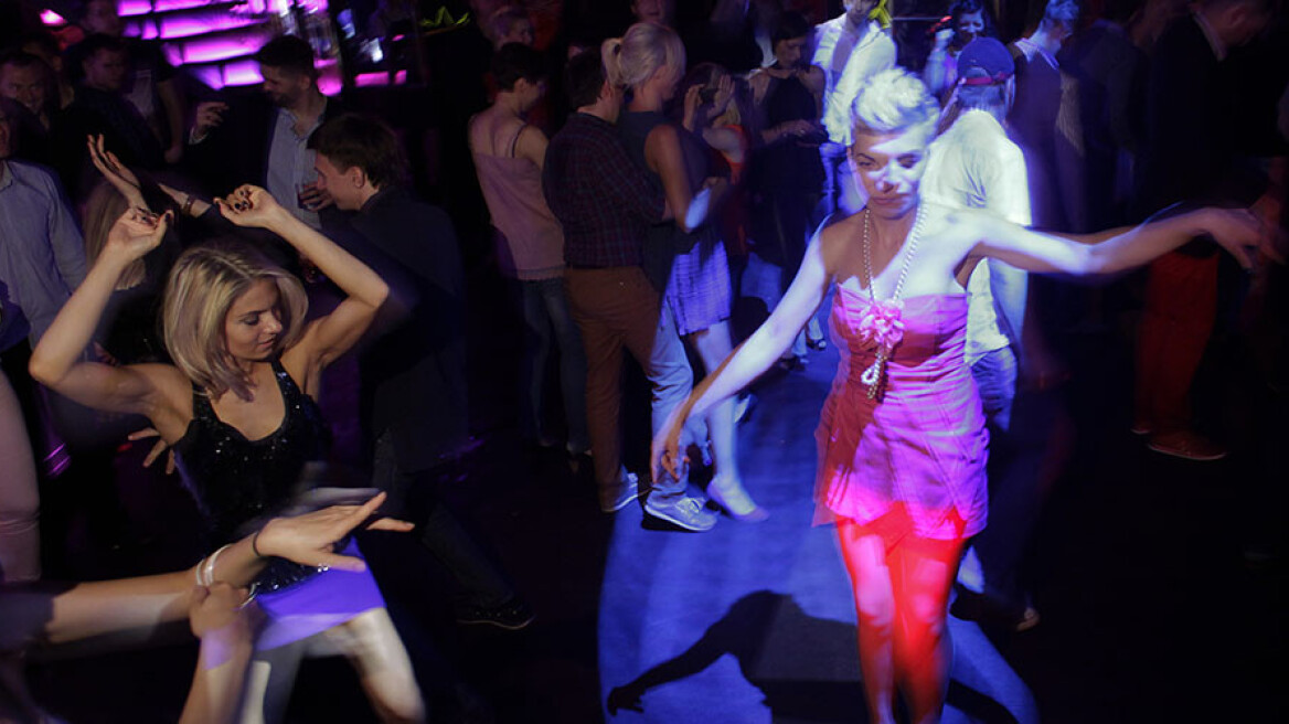 Δανία: Αν δεν μιλάς δανέζικα, αγγλικά ή γερμανικά δεν μπαίνεις στα club 