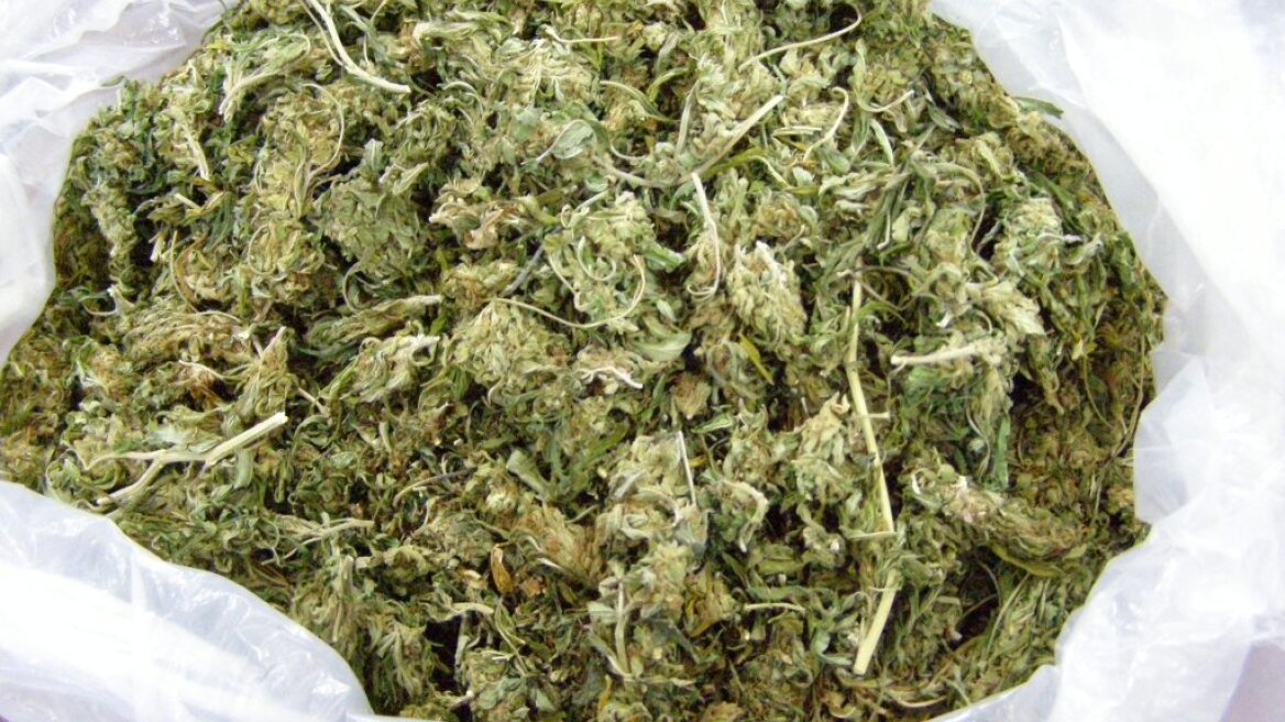 Αλβανοί μετέφεραν πεζή 800 γραμμάρια χασίς από την πατρίδα τους