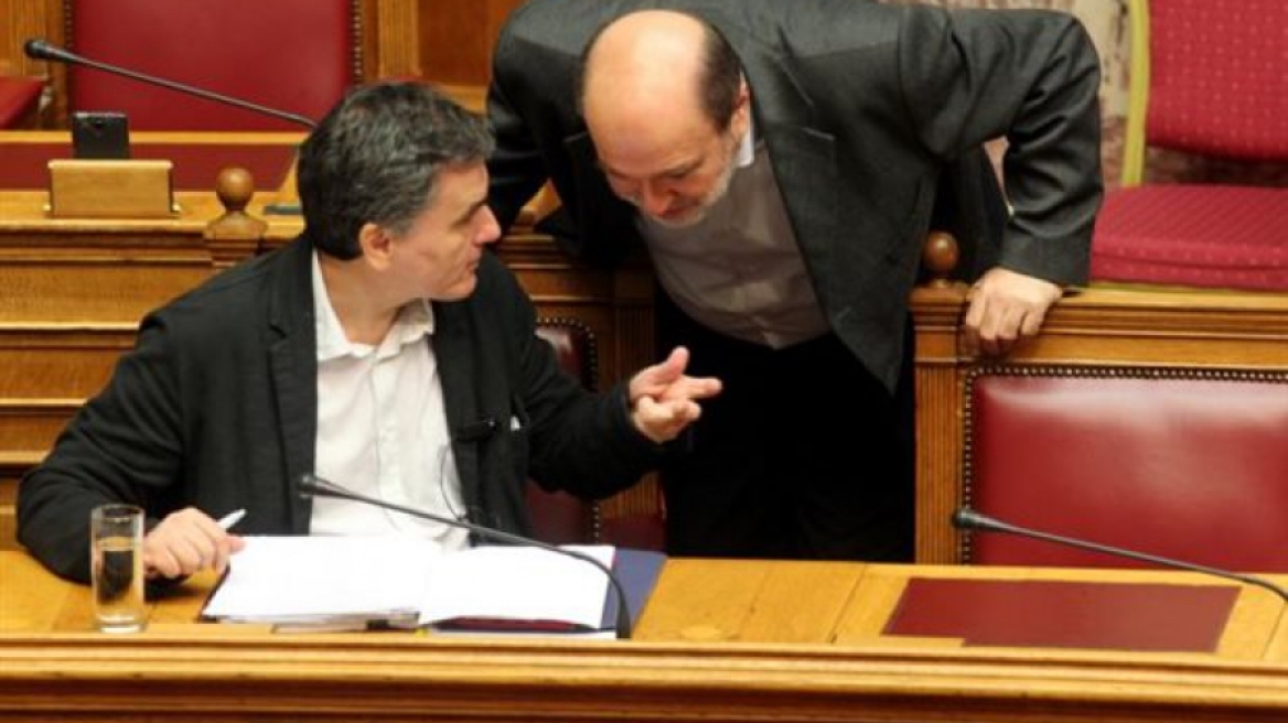  Η φορολογία των αγροτών σε σύσκεψη Τσακαλώτου - Αλεξιάδη