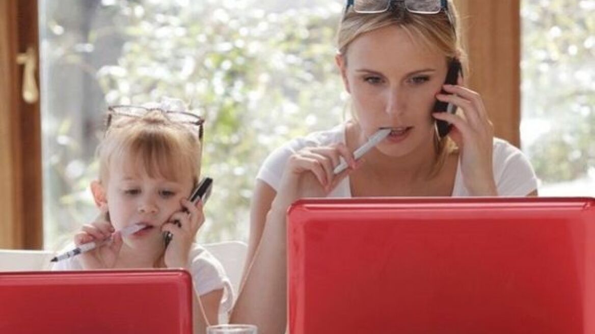 Πέντε μύθοι για τις μητέρες που εργάζονται από το σπίτι