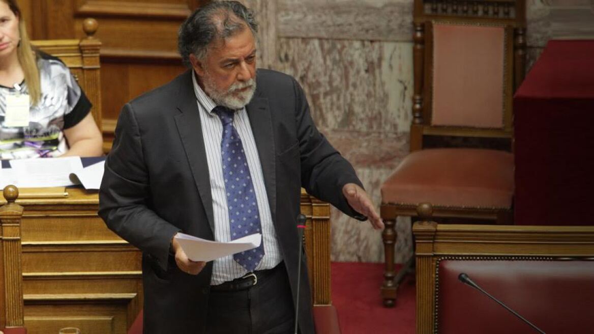 Giannis Panoussis: "I had warned that 1 mln migrants would come flooding Greece, but they wanted open borders!" 