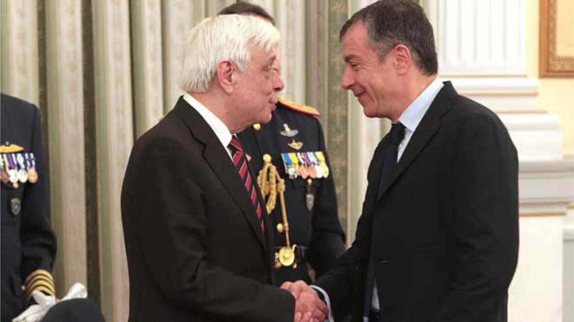 Εκτακτη συνάντηση Παυλόπουλου-Θεοδωράκη για το προσφυγικό 