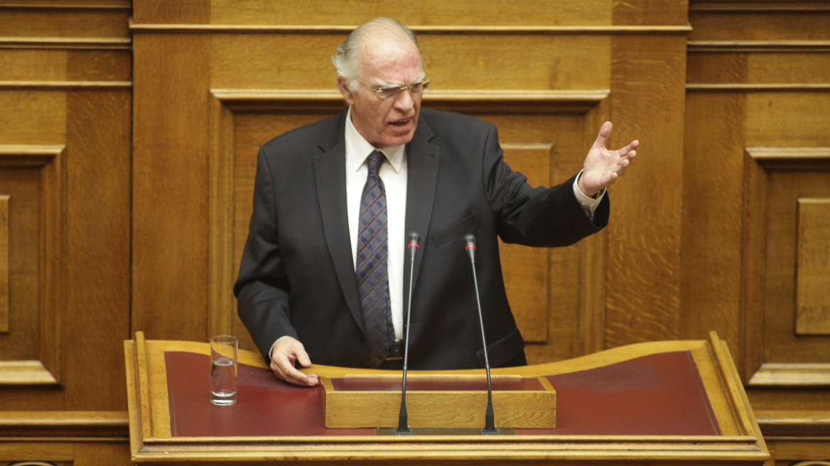 Λεβέντης: Κατεβάσατε τα παντελόνια και υπογράψατε το 3ο μνημόνιο