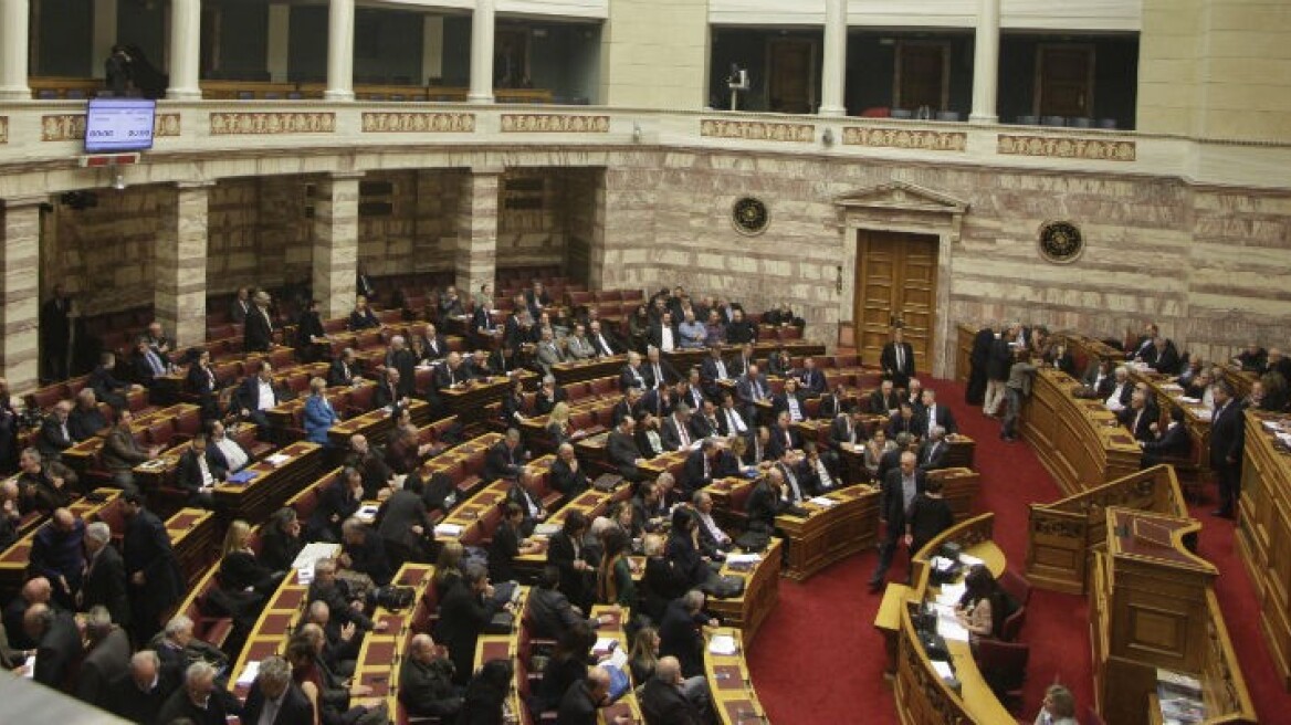 Κόντρα στη Βουλή για τον αριθμό των καναλιών