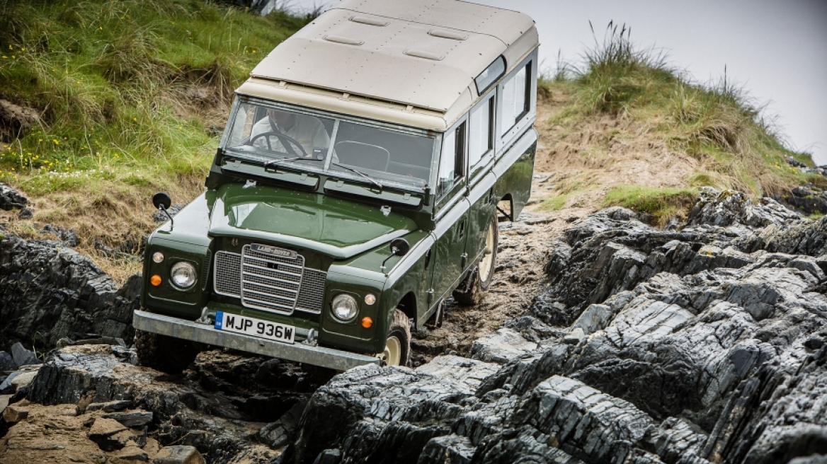 Land Rover Defender: Λάσπη και glamour ετών... 70