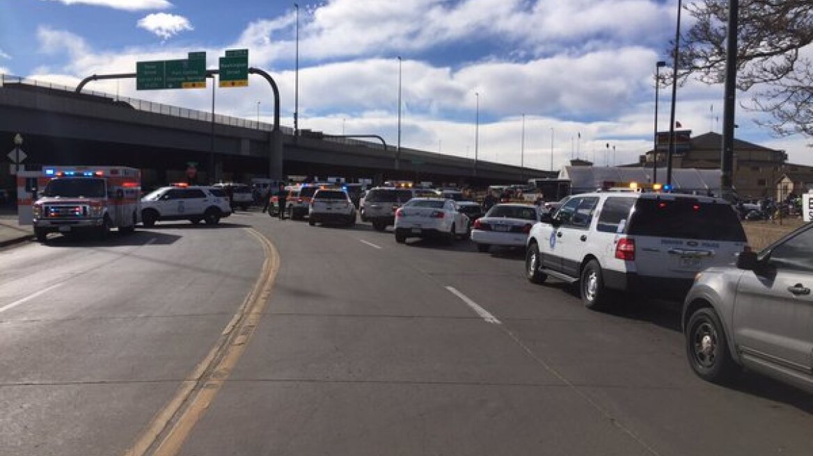 ΗΠΑ: Ένας νεκρός και αρκετοί τραυματίες από πυροβολισμούς έξω από εκθεσιακό κέντρο