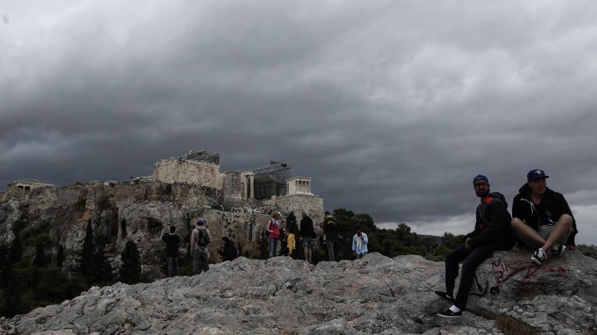 Συννεφιά και υψηλές θερμοκρασίες σε όλη την χώρα