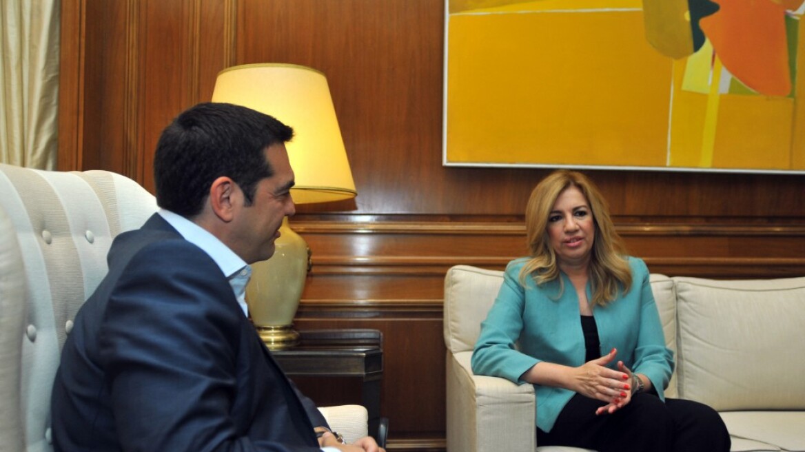 Την Τρίτη η συνάντηση Τσίπρα - Γεννηματά για το προσφυγικό