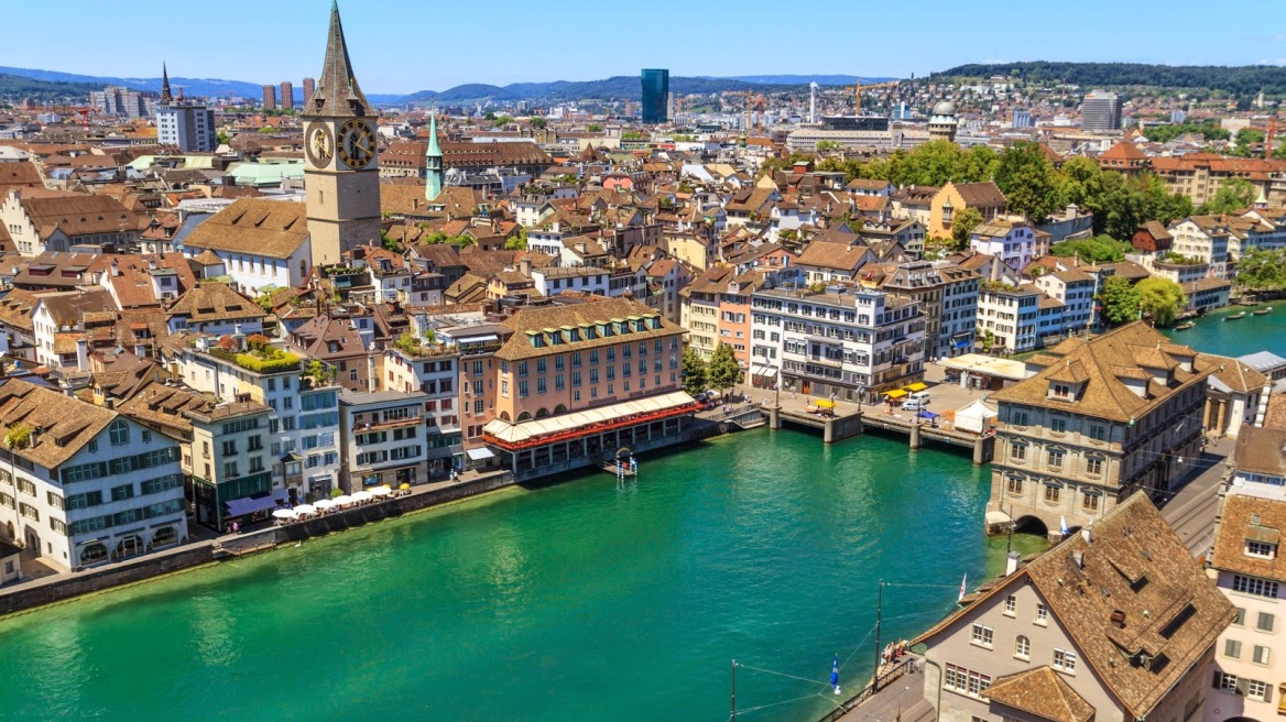 Ελβετία: Εθνικός μισθός 2.253 ευρώ για κάθε πολίτη