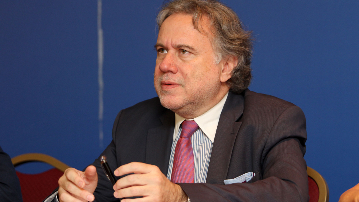 Κατρούγκαλος: Άνθρωποι σαν εμένα που έβγαζαν 60.000 ευρώ, θα έχουν θέμα